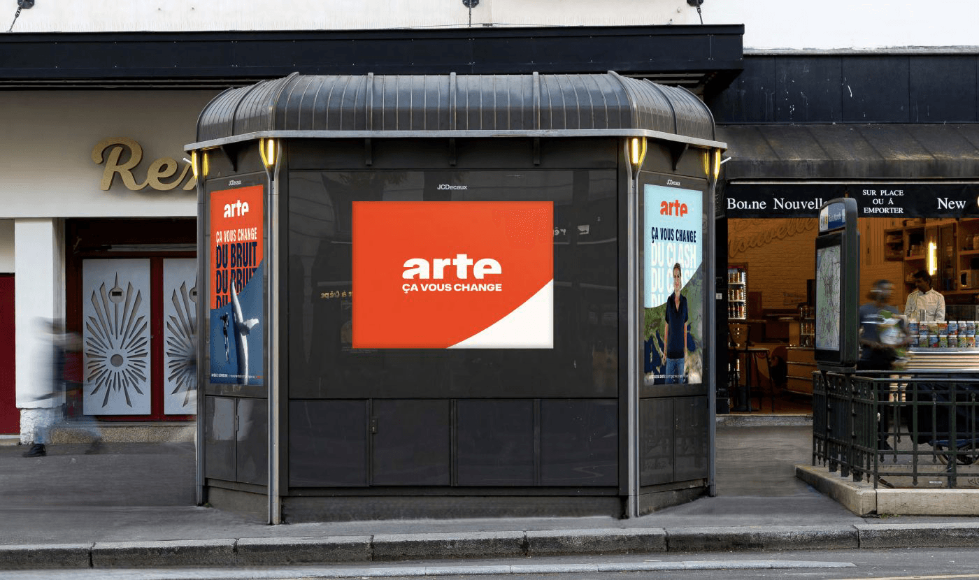 Advertising charter applied to outdoor media